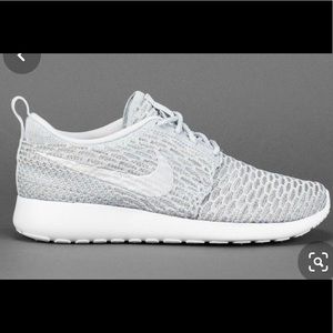 gray roshes